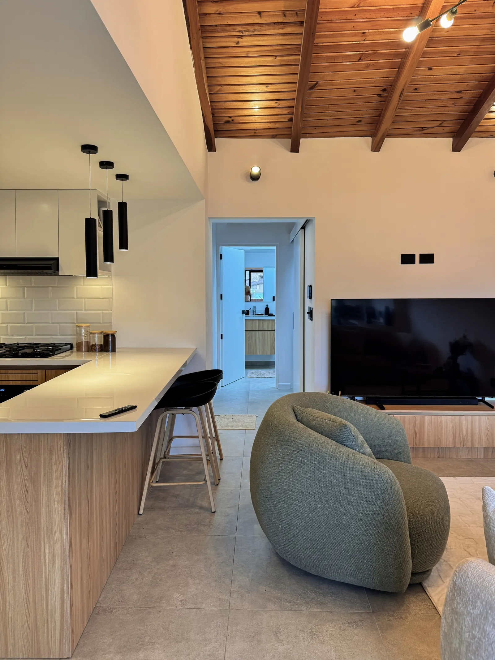 Suite 02 — Suite02 Sala Cocina 02 · Anthara, Loja