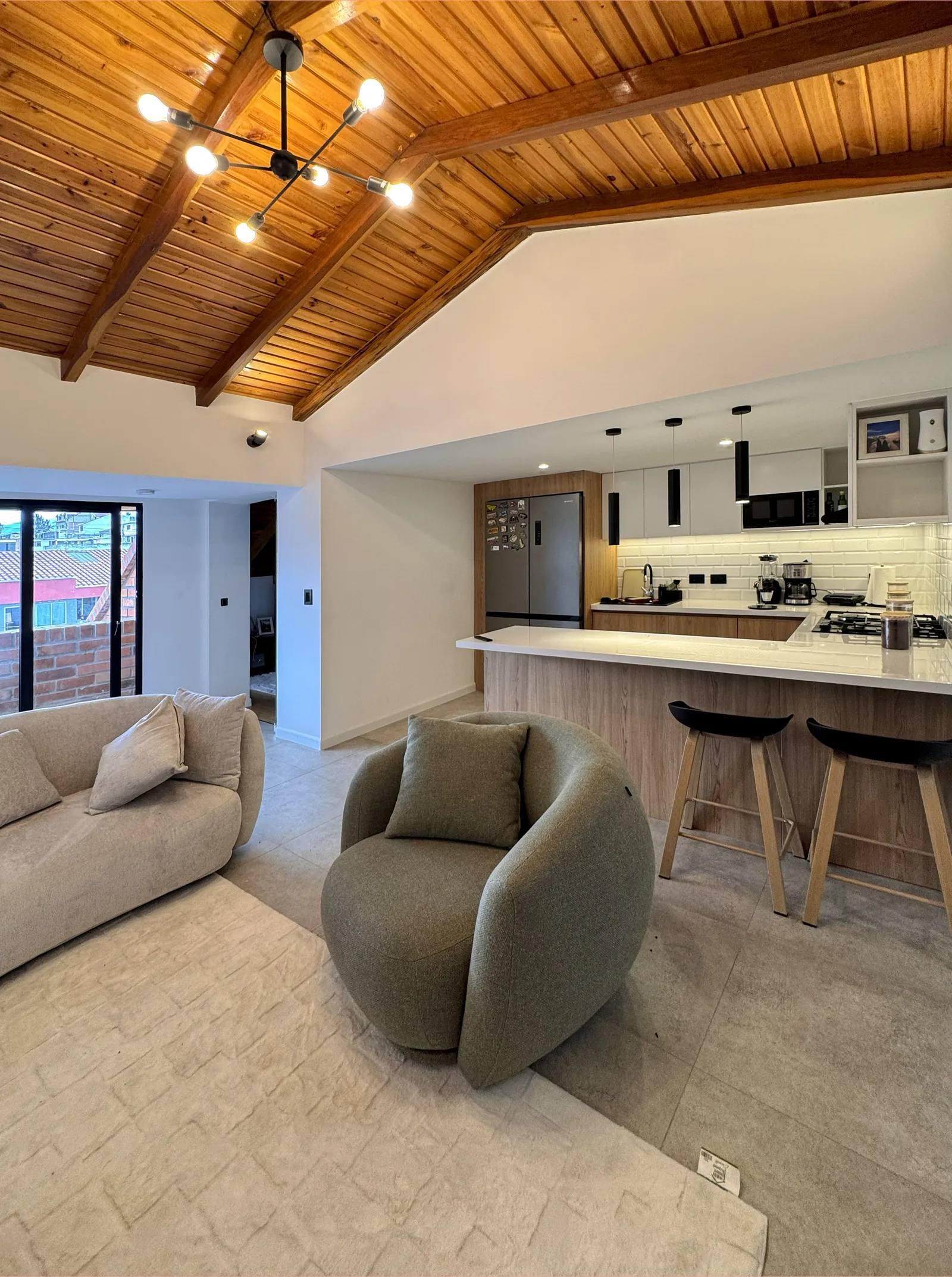 Suite 02 — Suite02 Sala Cocina 03 · Anthara, Loja